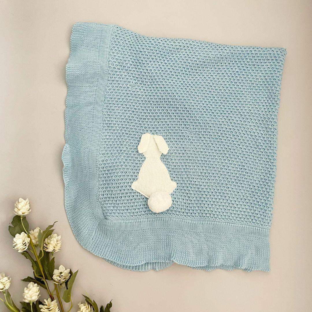 Manta Bebé Tejida Conejito Celeste