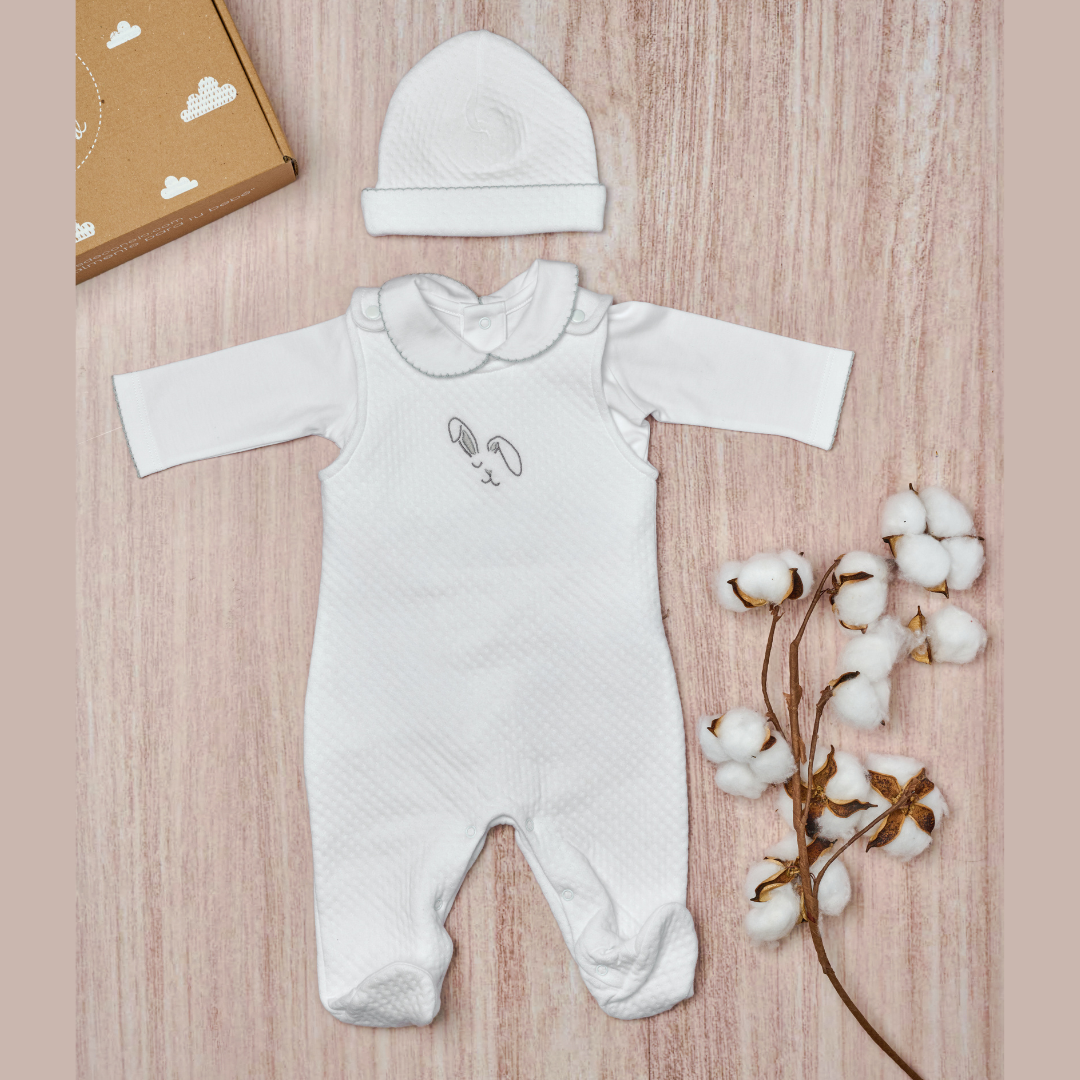 Conjunto Bebé Algodón Pima Overol y Mameluco Blanco – Orejas de Conejo