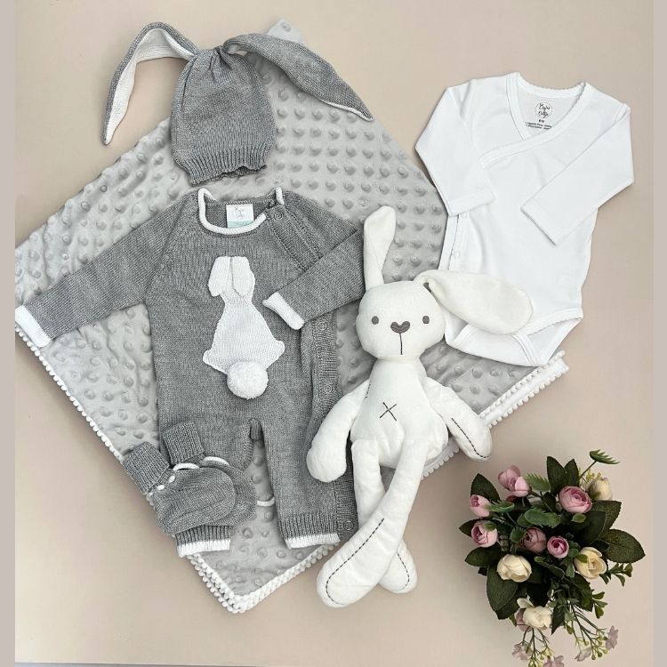 Combo Ropa y Accesorios Conejito Gris
