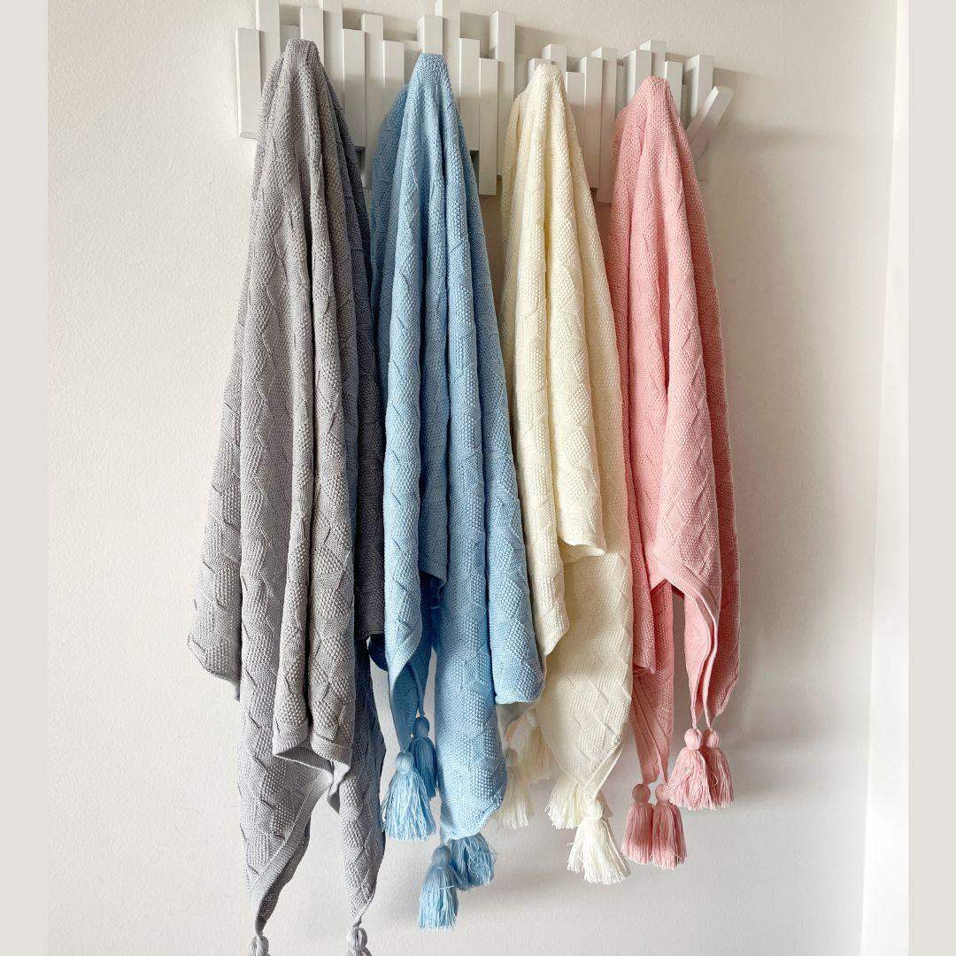 Manta Cobija Bebé Tejida Pompom Crema