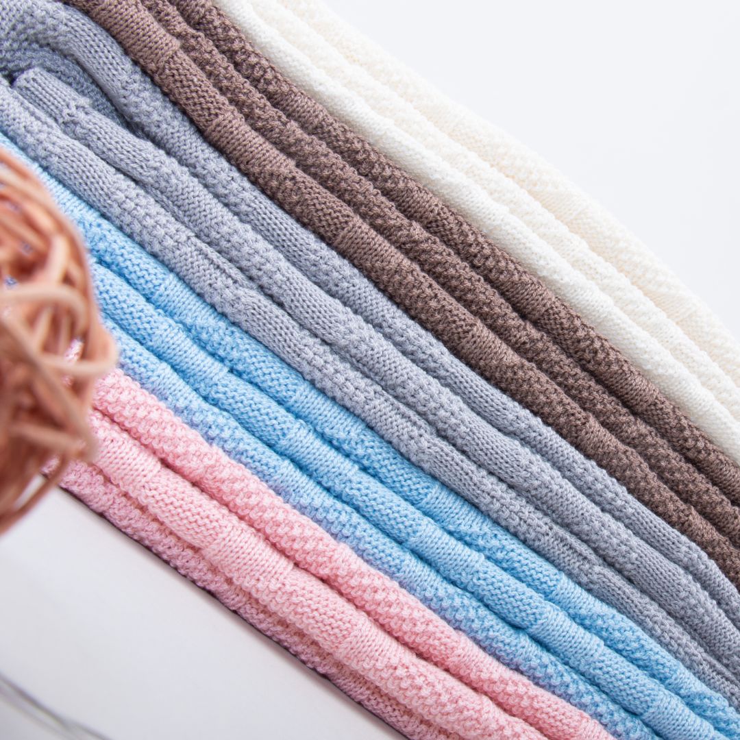 Manta Cobija Bebé Tejida Pompom Celeste