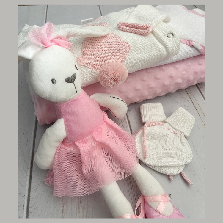 Combo Ropa y Accesorios Conejito Niña