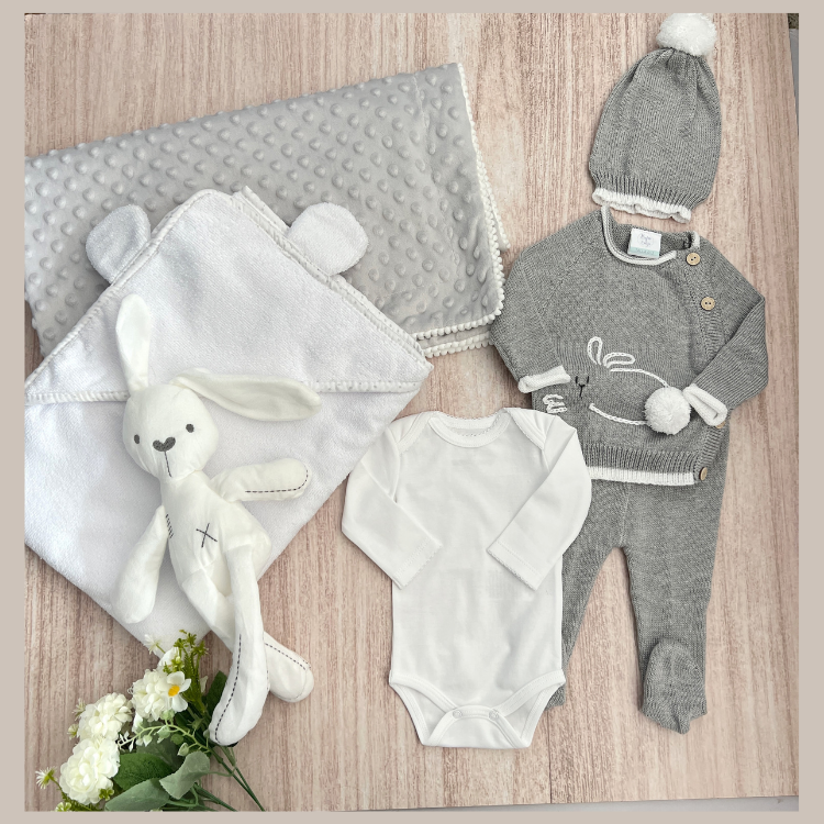 Combo Ropa y Accesorios Conejito Gris