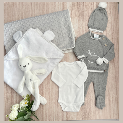 Combo Ropa y Accesorios Conejito Gris