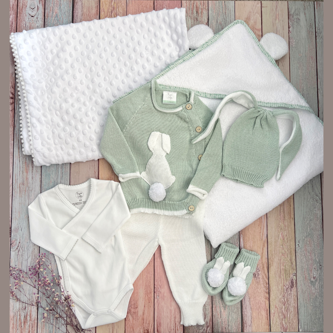 Combo Ropa y Accesorios Conejito Verde