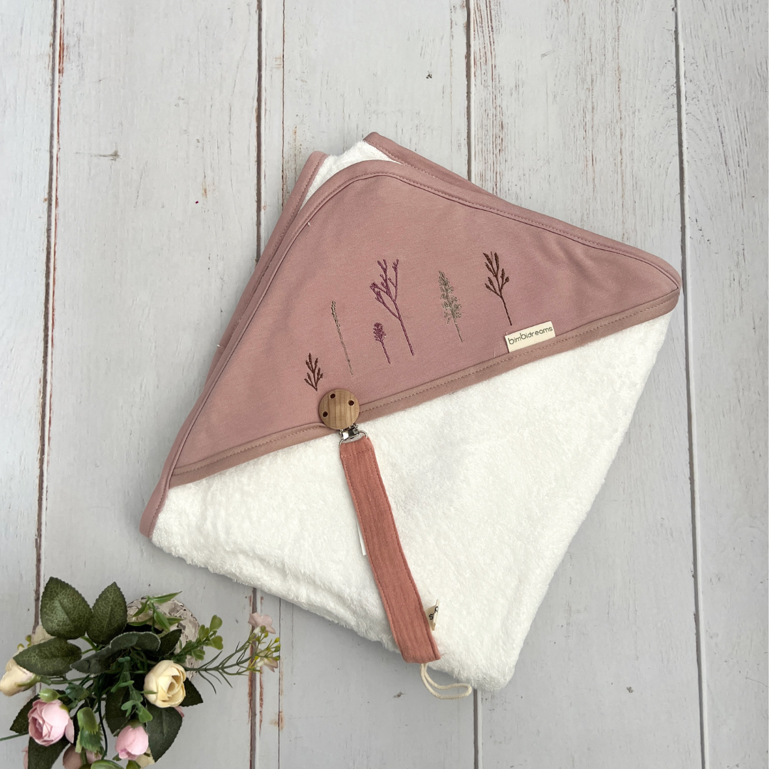 Set Regalo Toalla Capota y Sujetachupo Lila